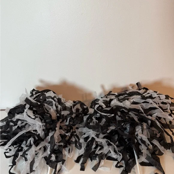 Spirit Cheerless Leader Costume with Red and Black Details‎ - Picture 3 of 7